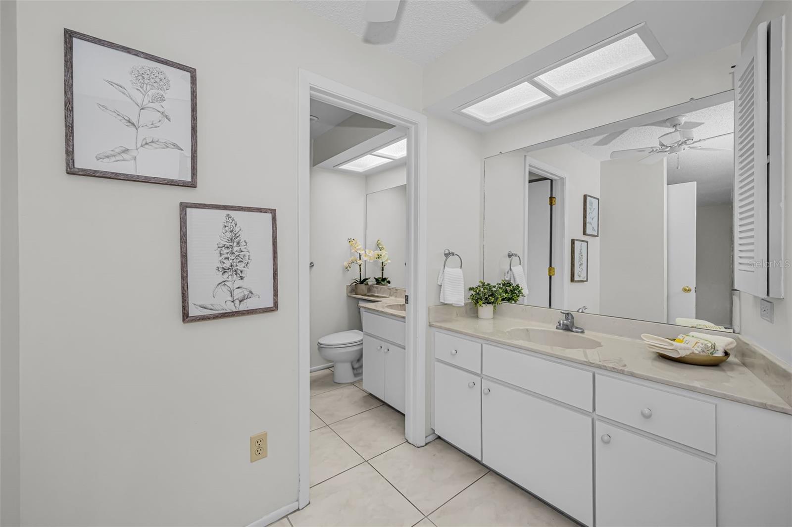 Dual Sinks Primary Bath