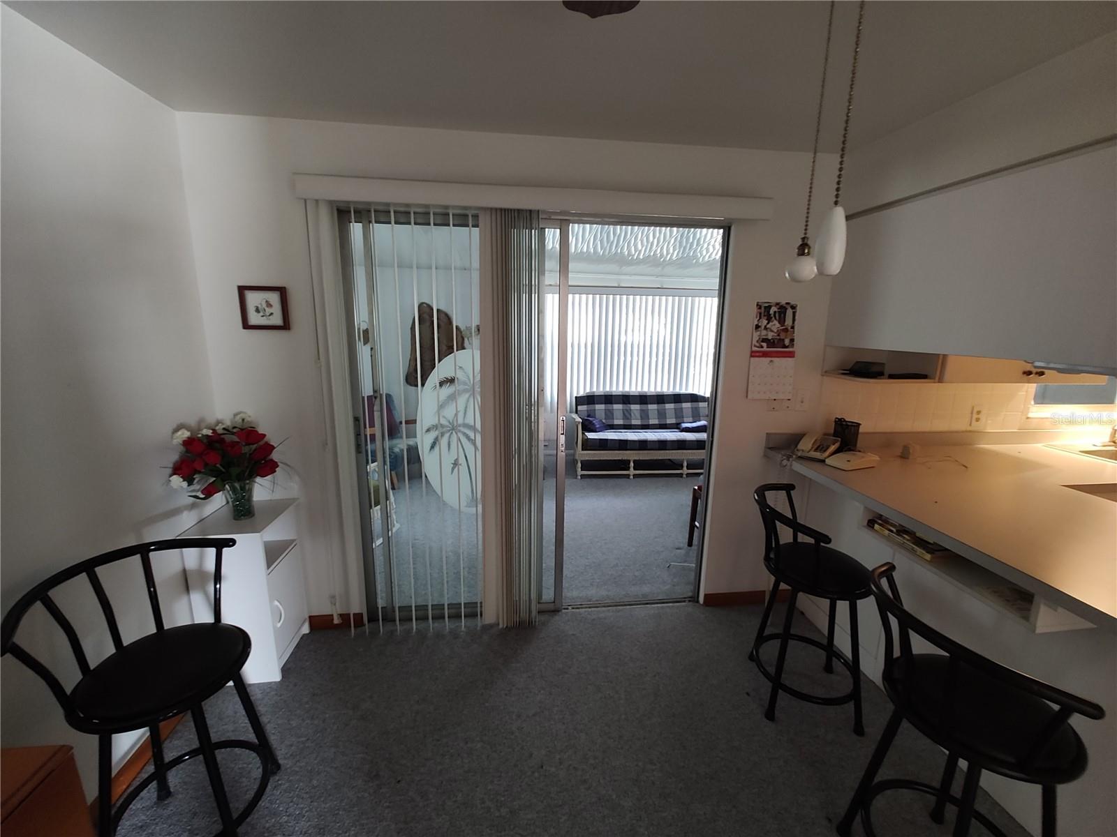 Eat in area adjoining kitchen