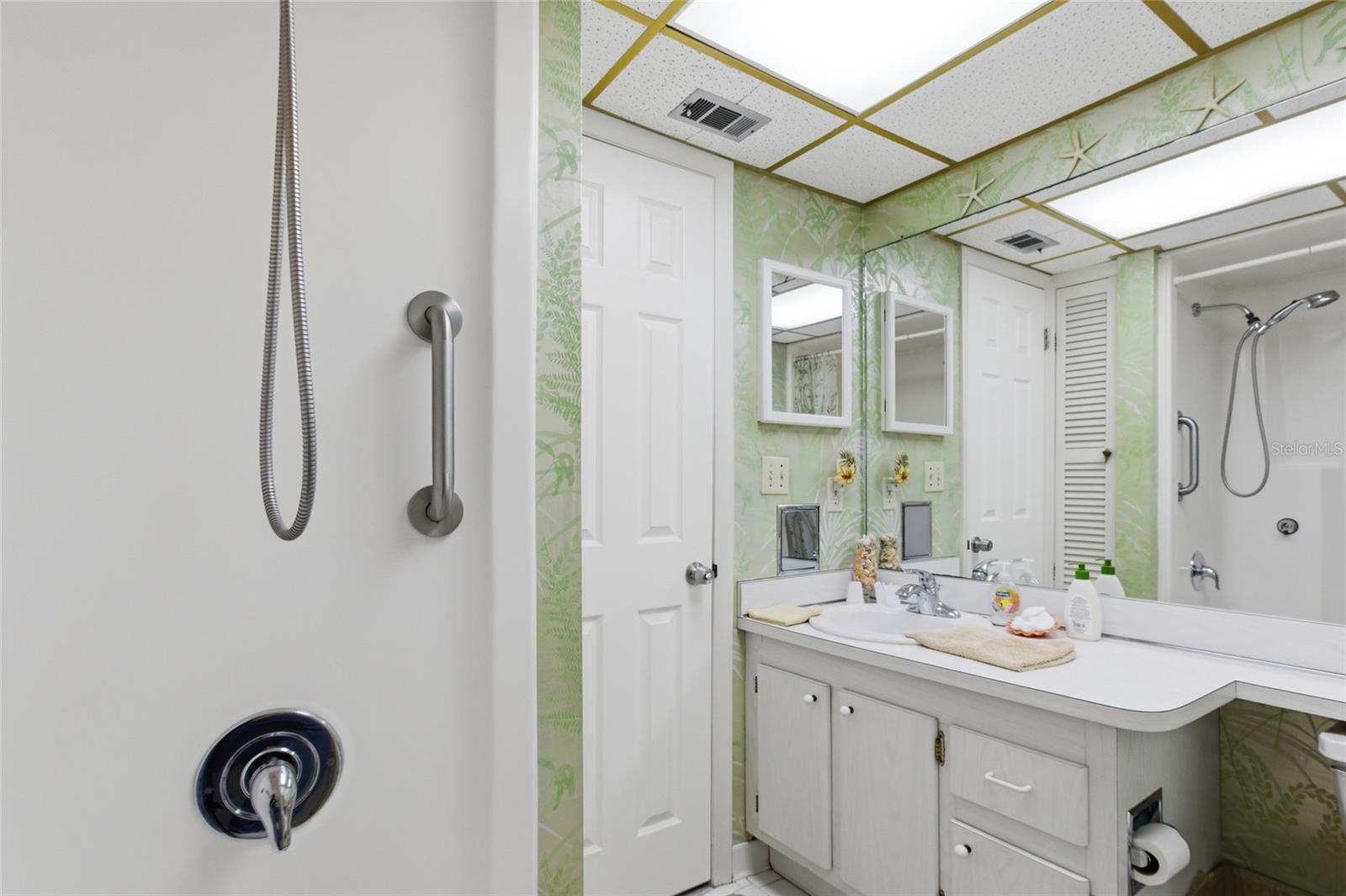 Primary Ensuite Bath