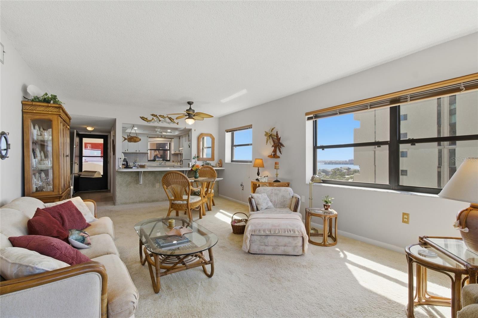 Lving Rm / Dining Rm, Views of the Intracoatal waters