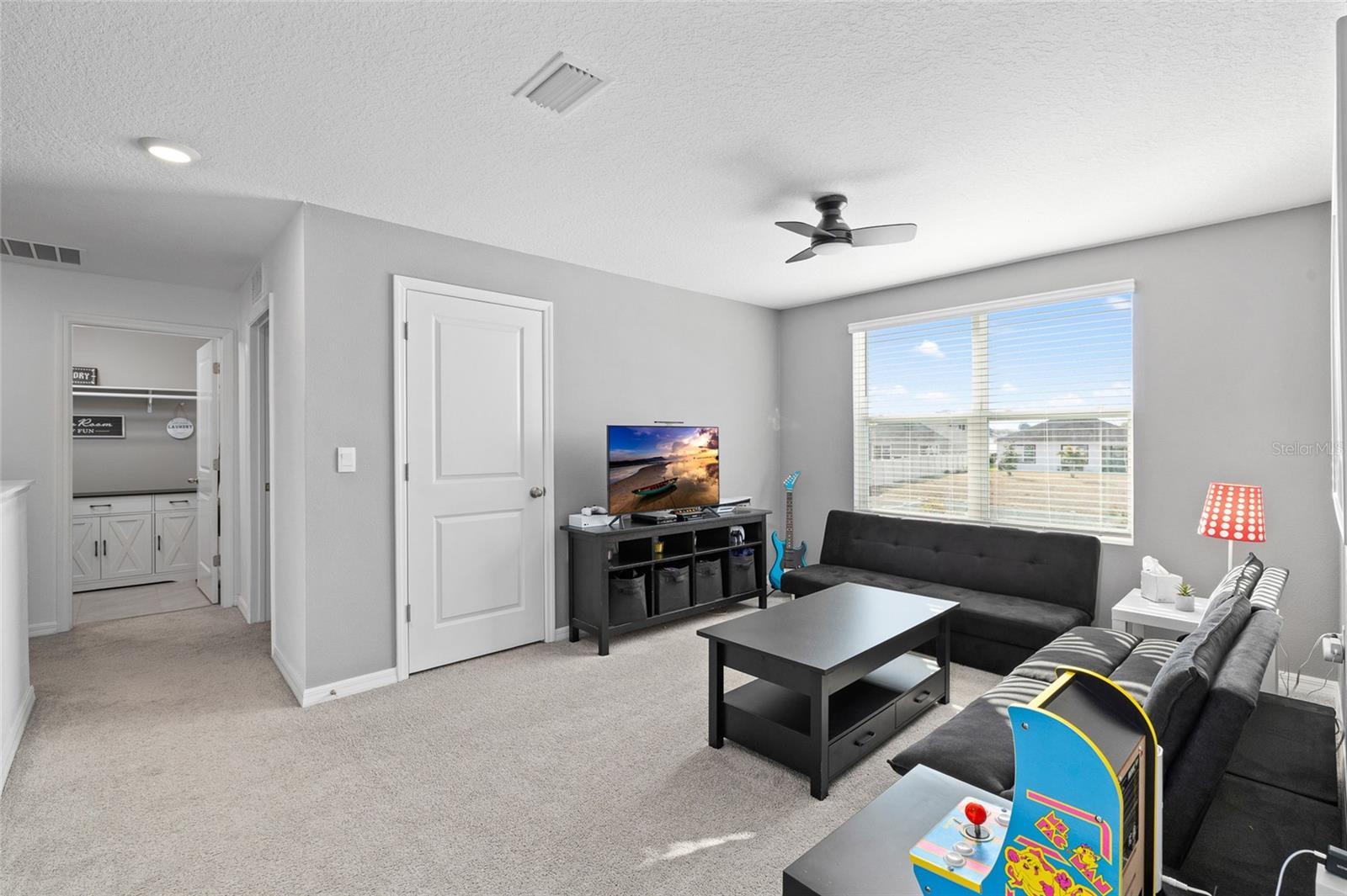 Second-floor flex room