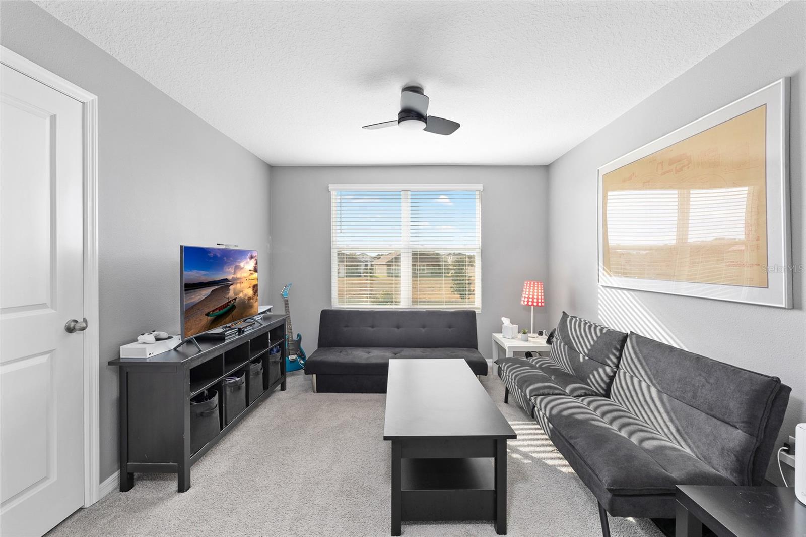 Second-floor flex room