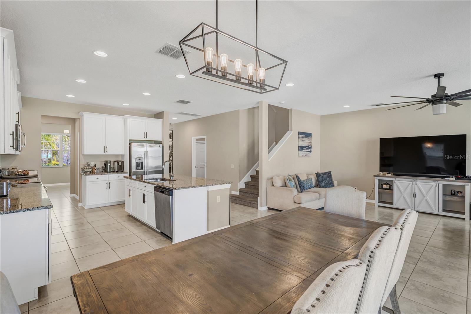 Dinette Area Next To The Kitchen & Family Room!