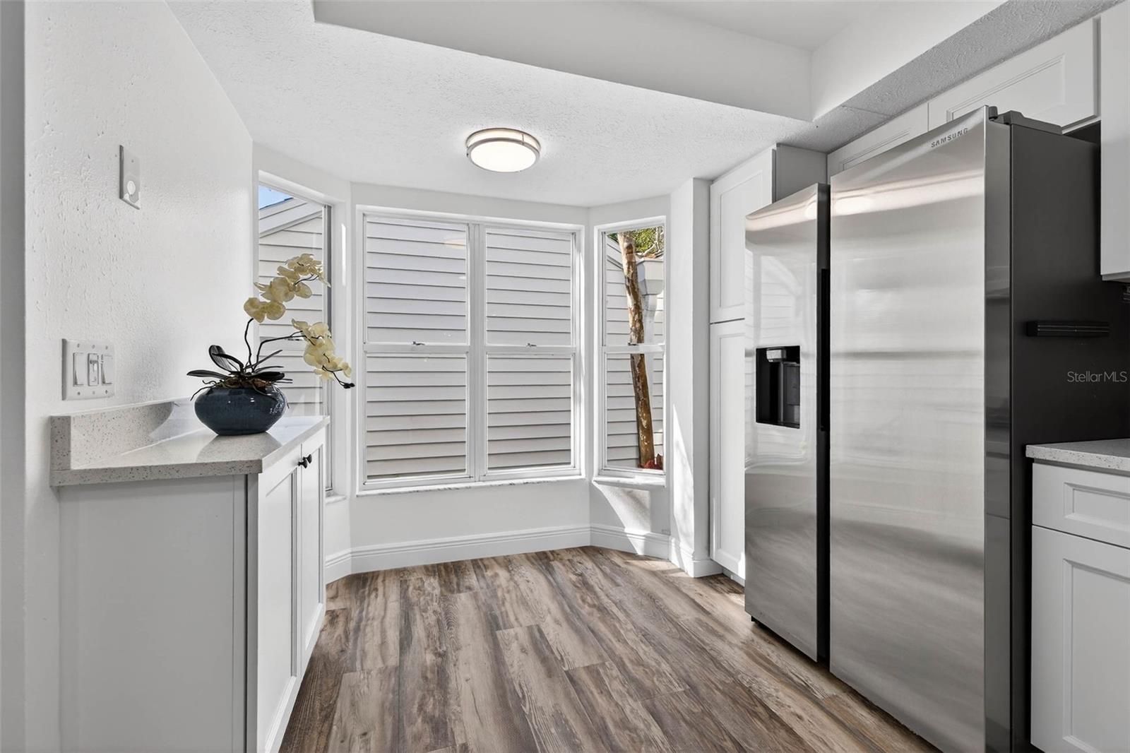 bay window for dinette seating