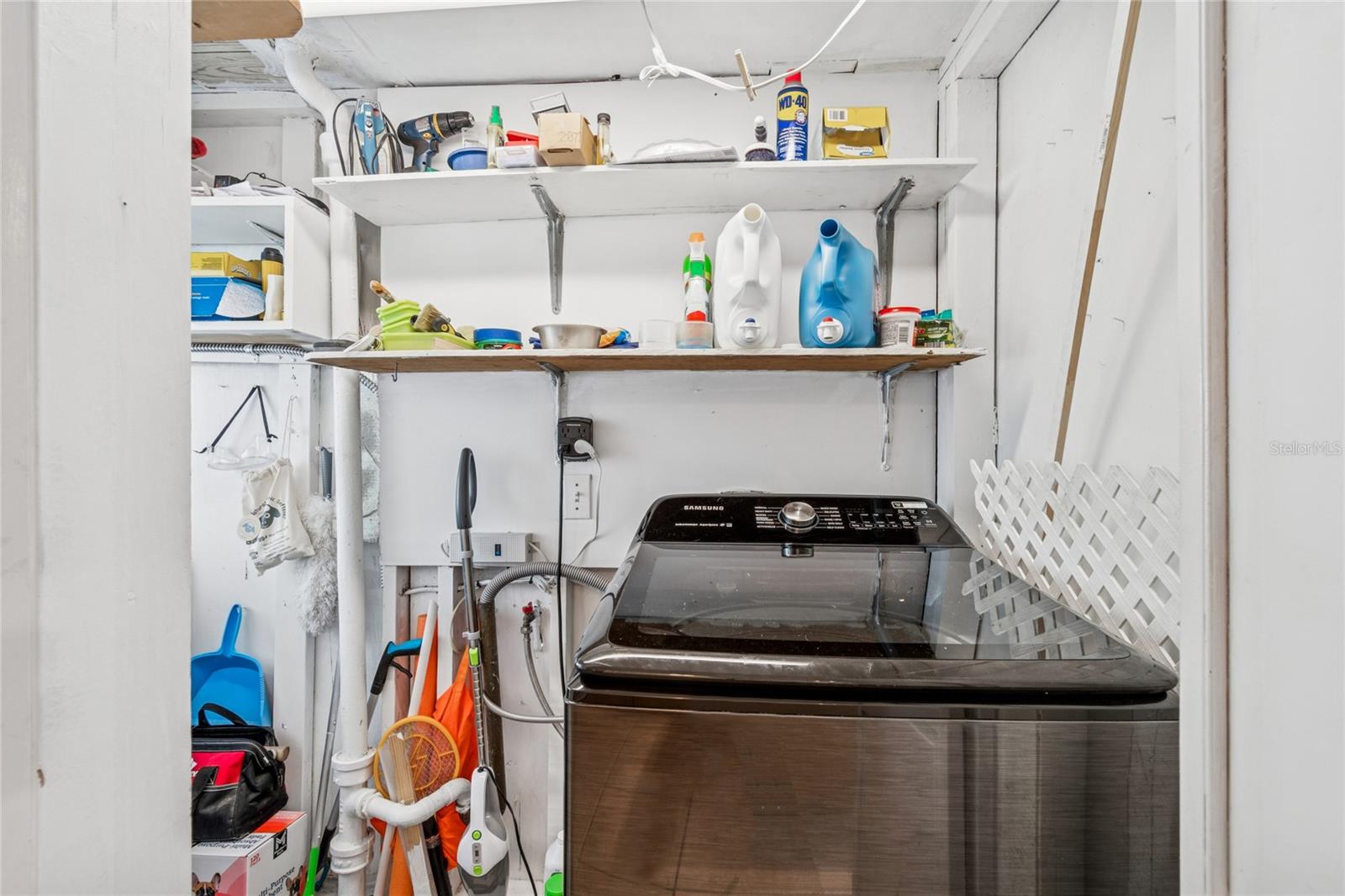 Laundry adjacent to kitchen