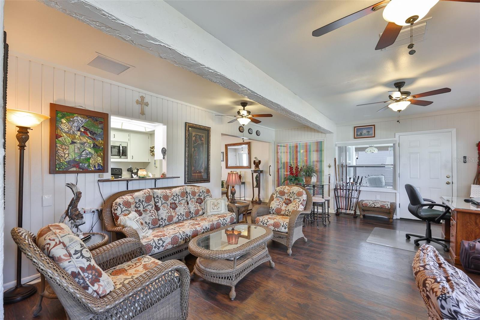 Comfy Florida Room, Window into Kitchen