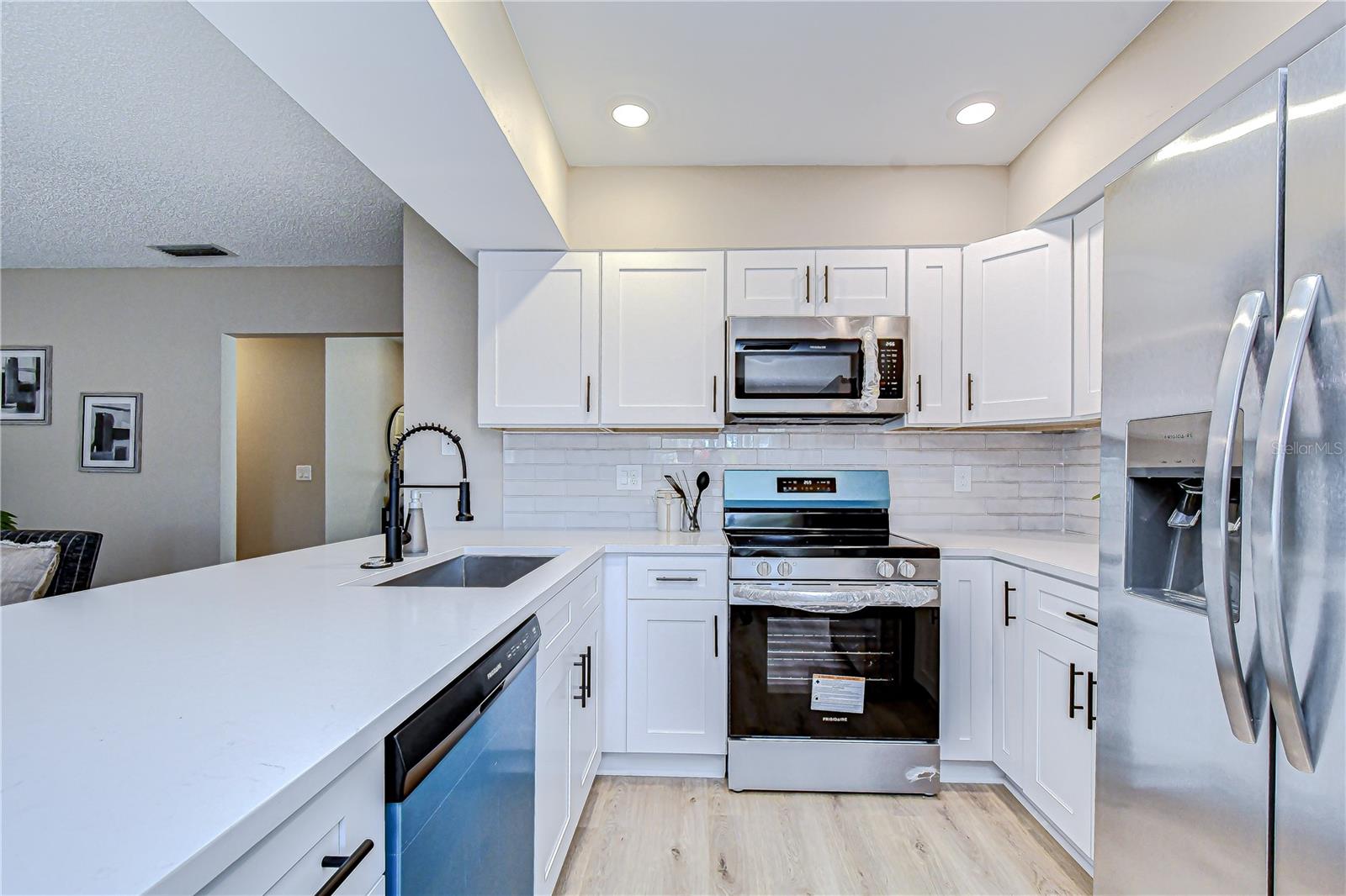 Kitchen - Tray Ceiling