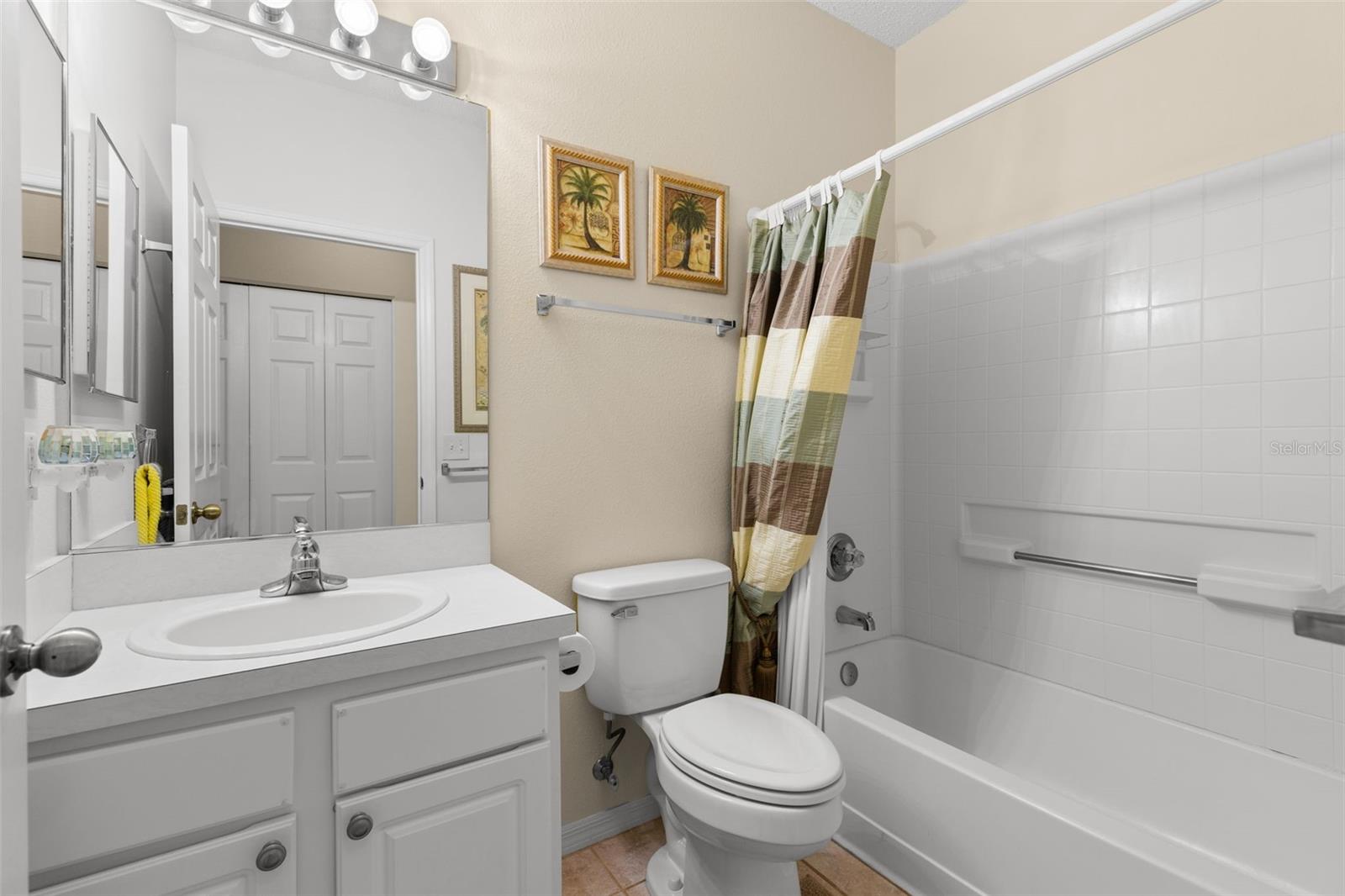 Guest bathroom with tub/shower combo