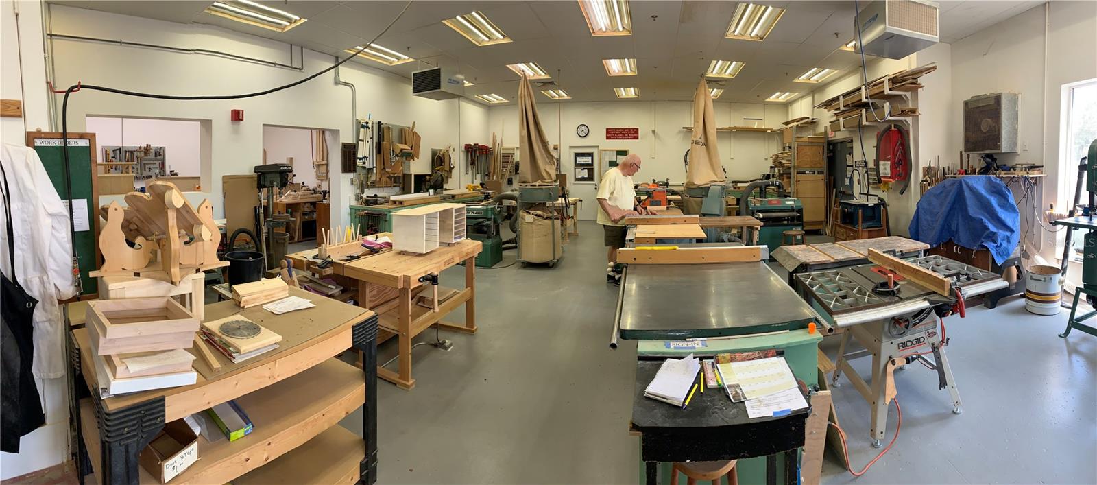 Fully Equiped Wood Shop