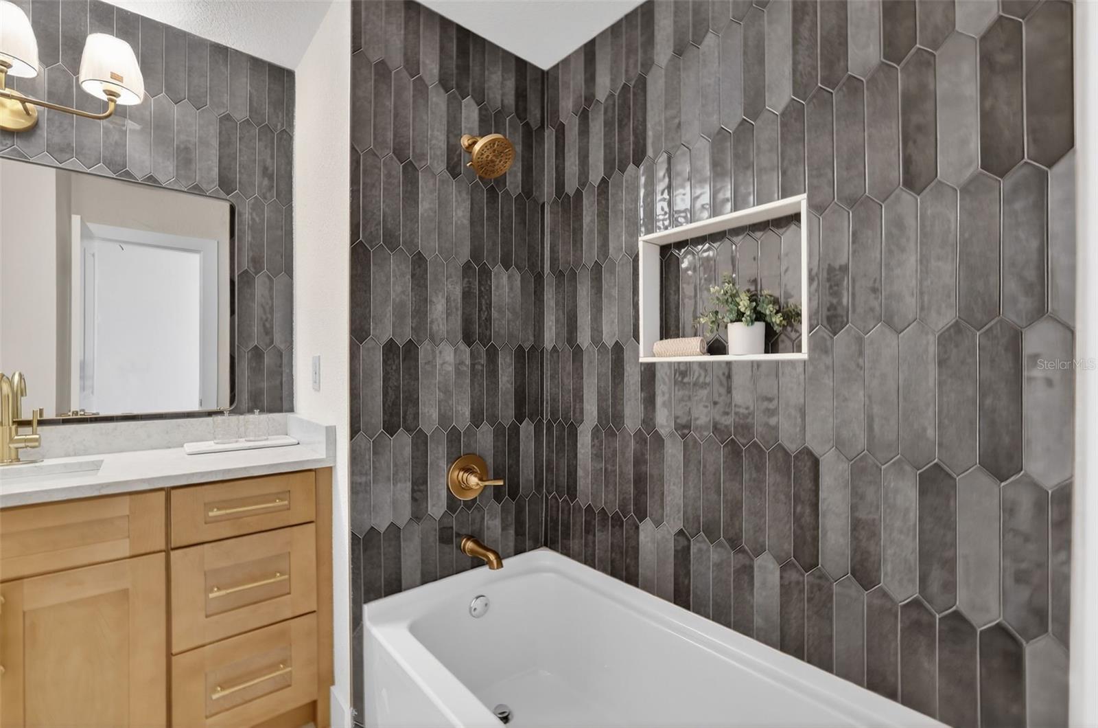 2nd Bathroom with Tub Shower