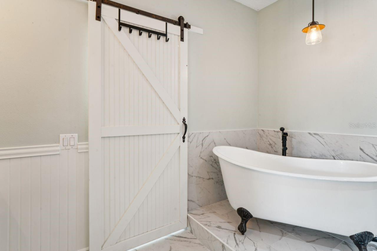 Primary bath | private commode
