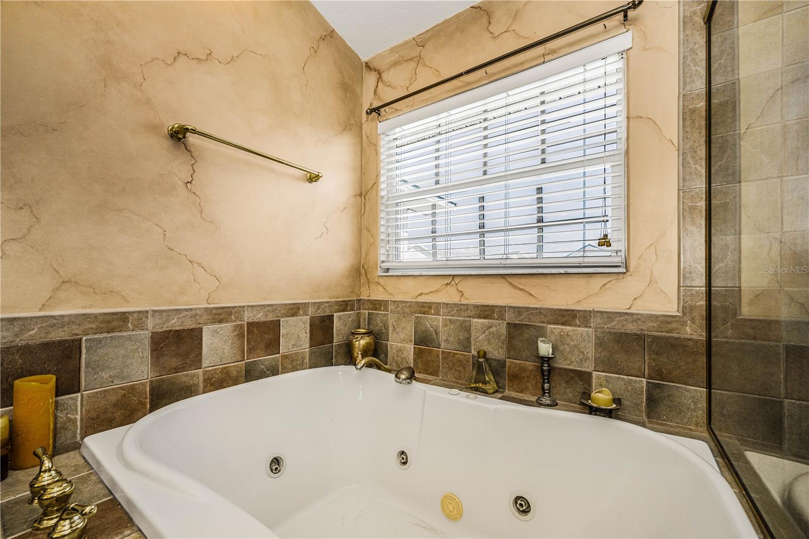 Primary Bath - Jet Tub