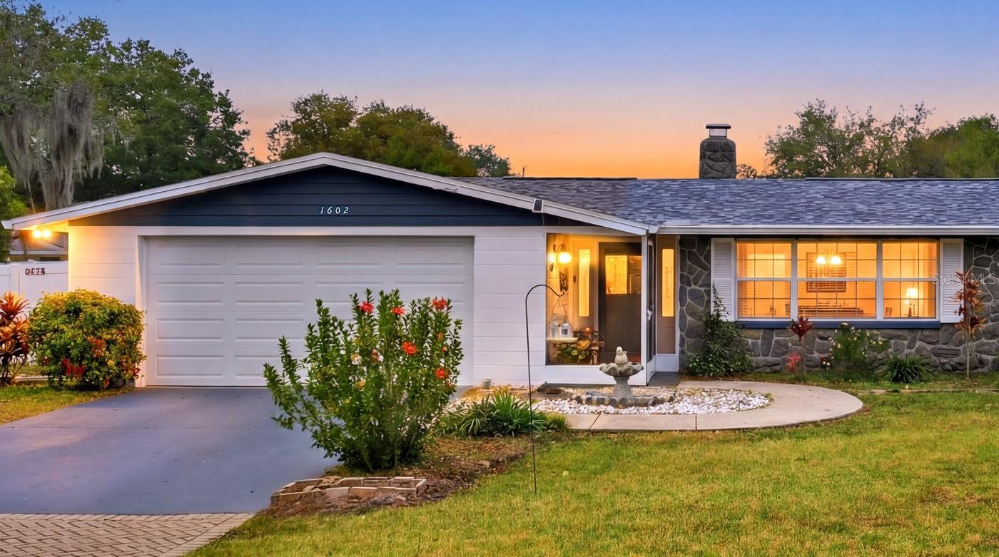 Enclosed Front Entry