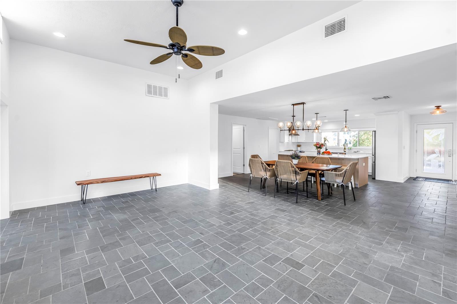 Kitchen/dining/living