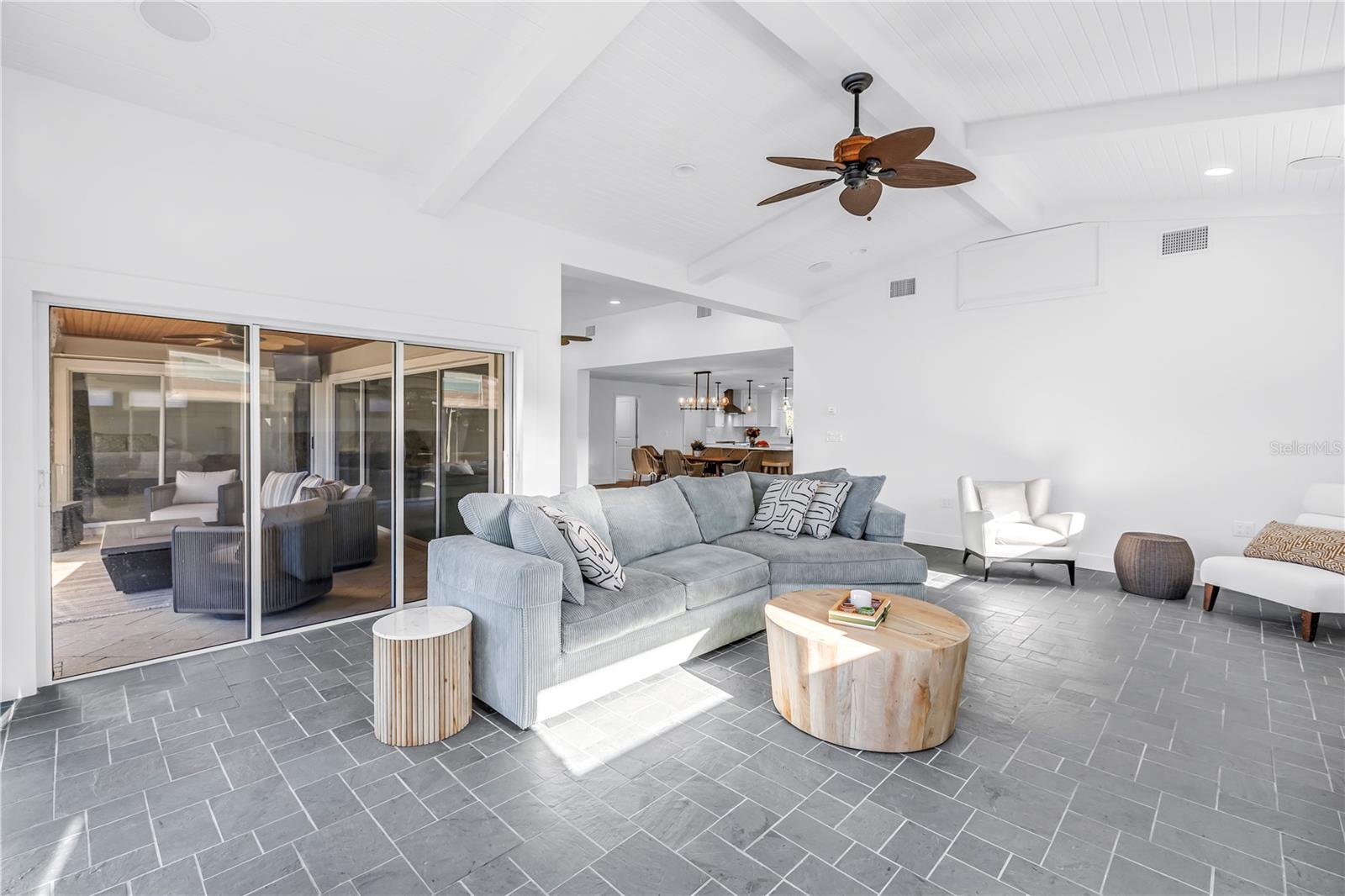 Kitchen/dining/living