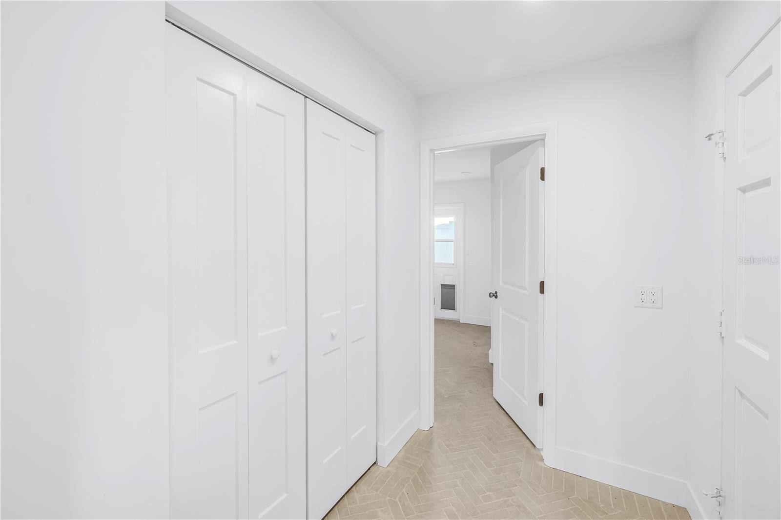 Hallway/cloakroom - more space for storage!