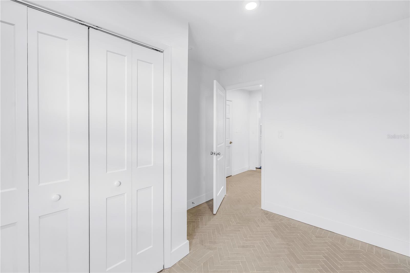 Hallway/cloakroom - more space for storage!