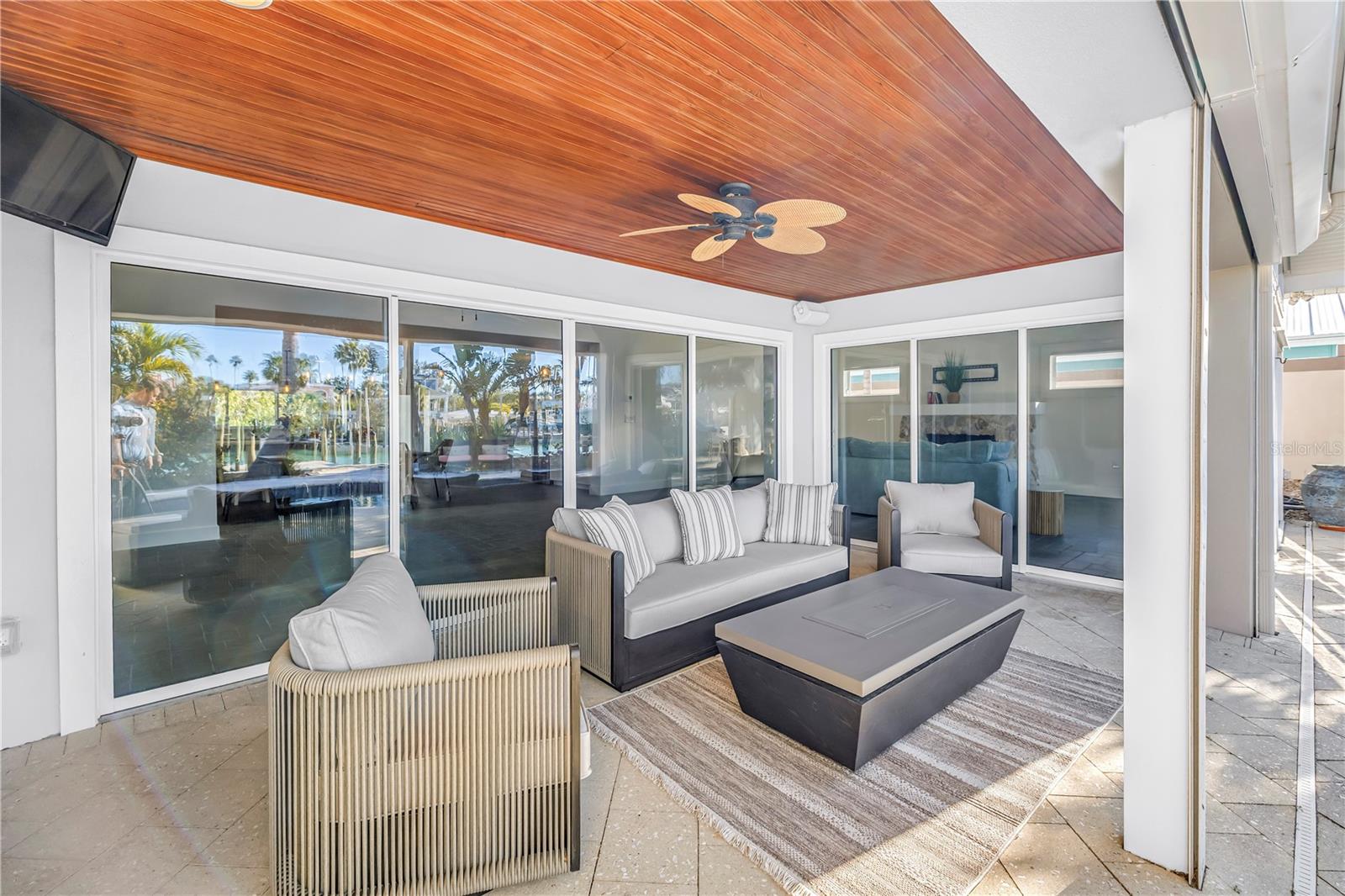 Outdoor covered lanai