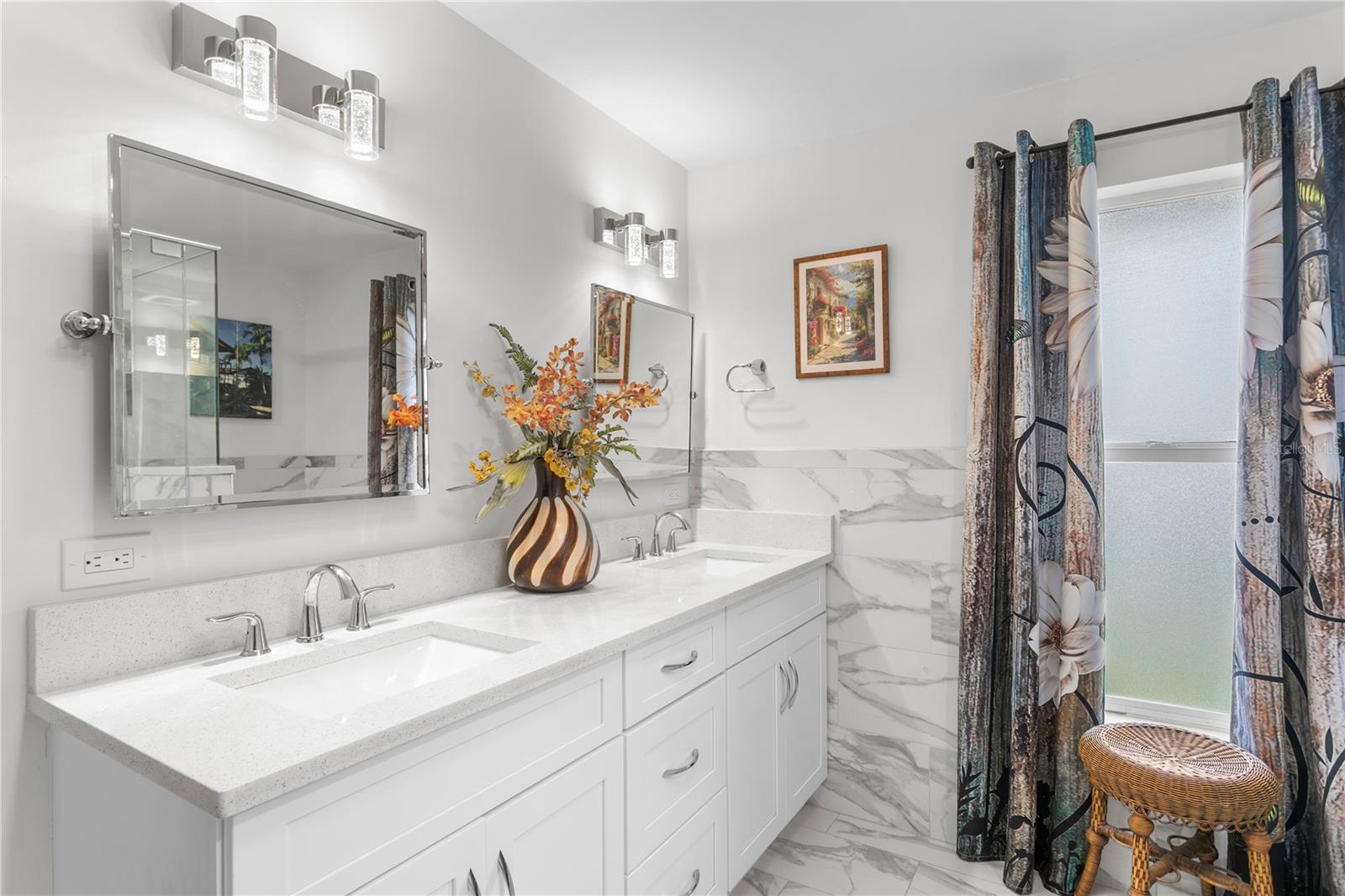 Primary En Suite Bath