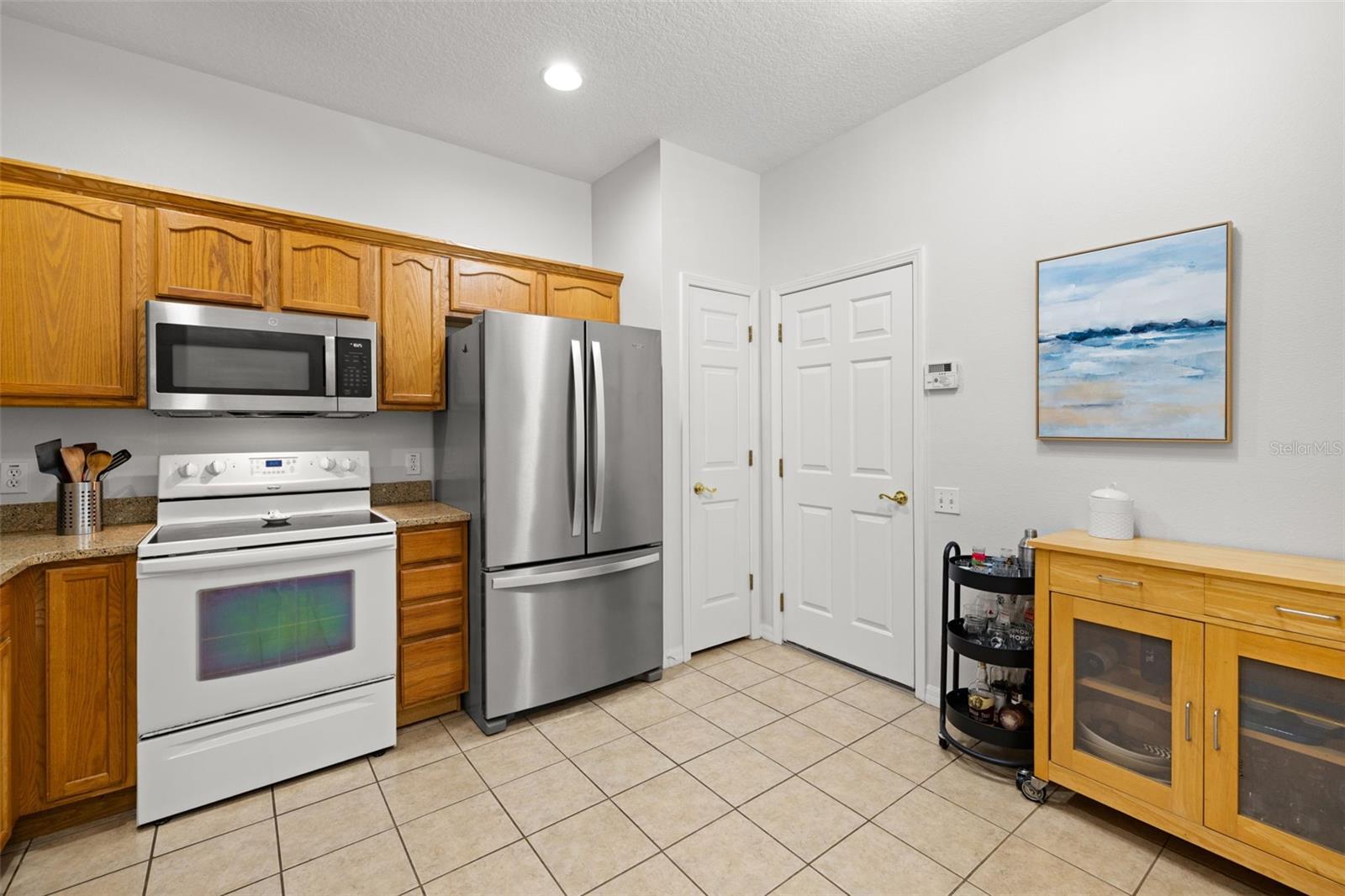 Kitchen, Door to Garage, Breakfast Nook