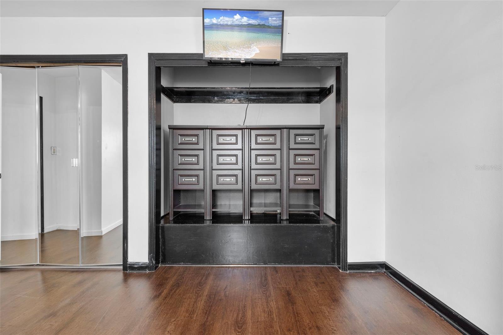 Master Bedroom Closet