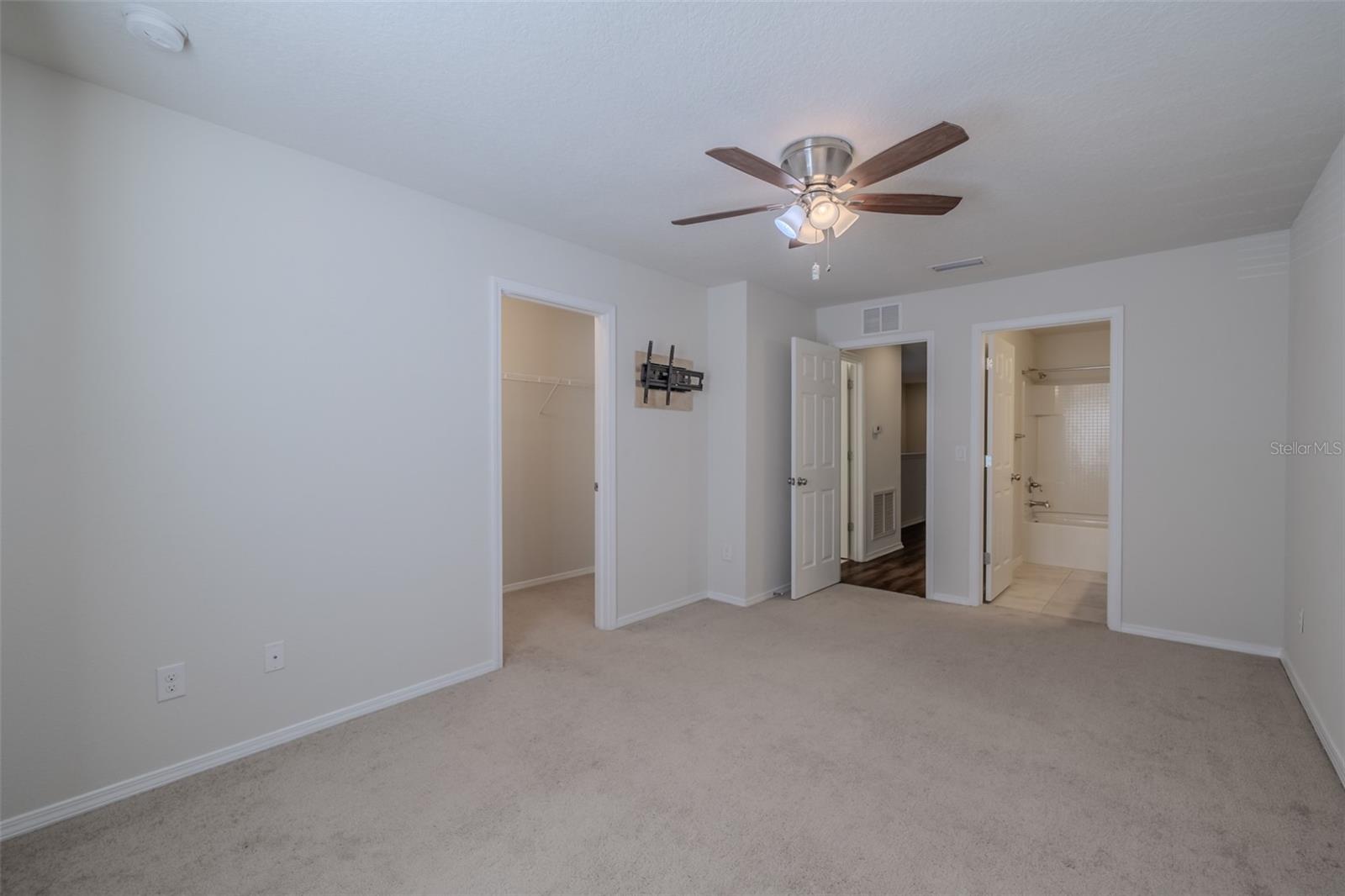 4734 WHITE SANDERLING CT