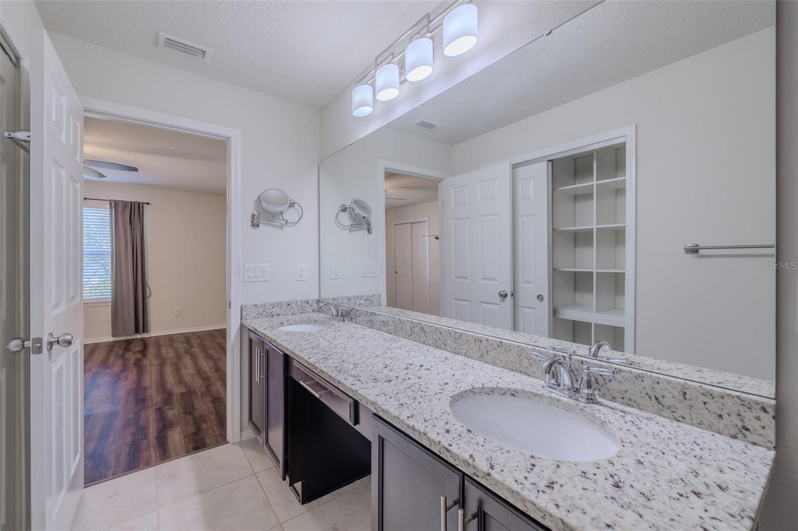 4734 WHITE SANDERLING CT