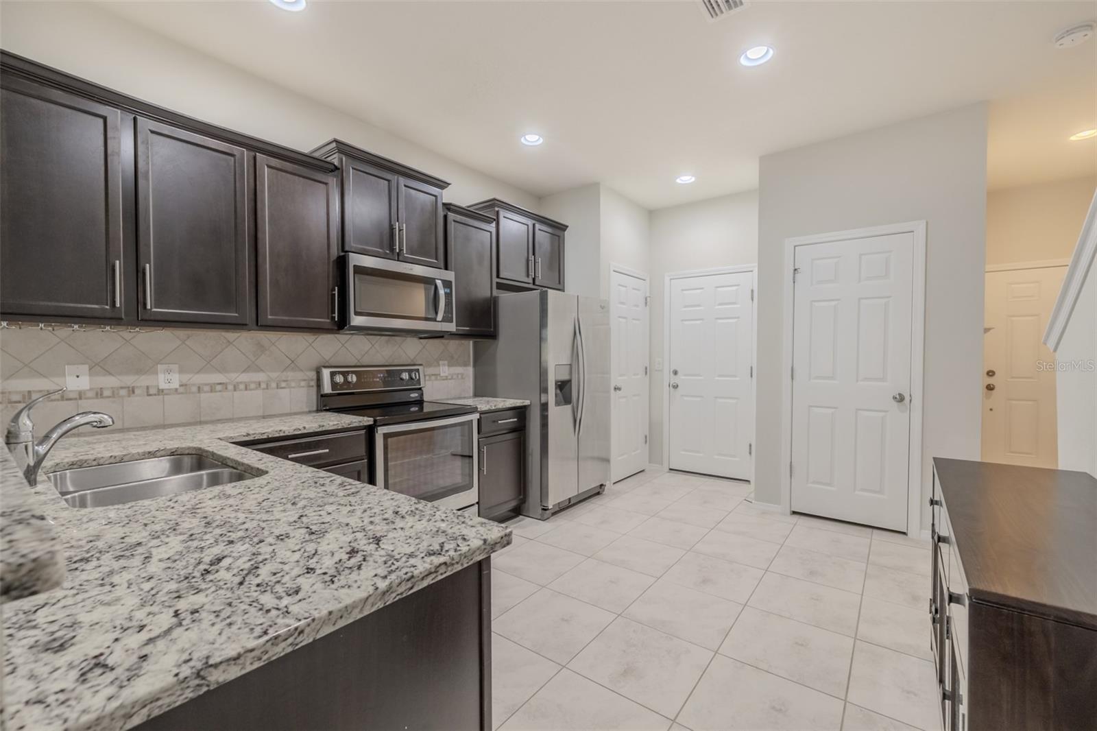 4734 WHITE SANDERLING CT