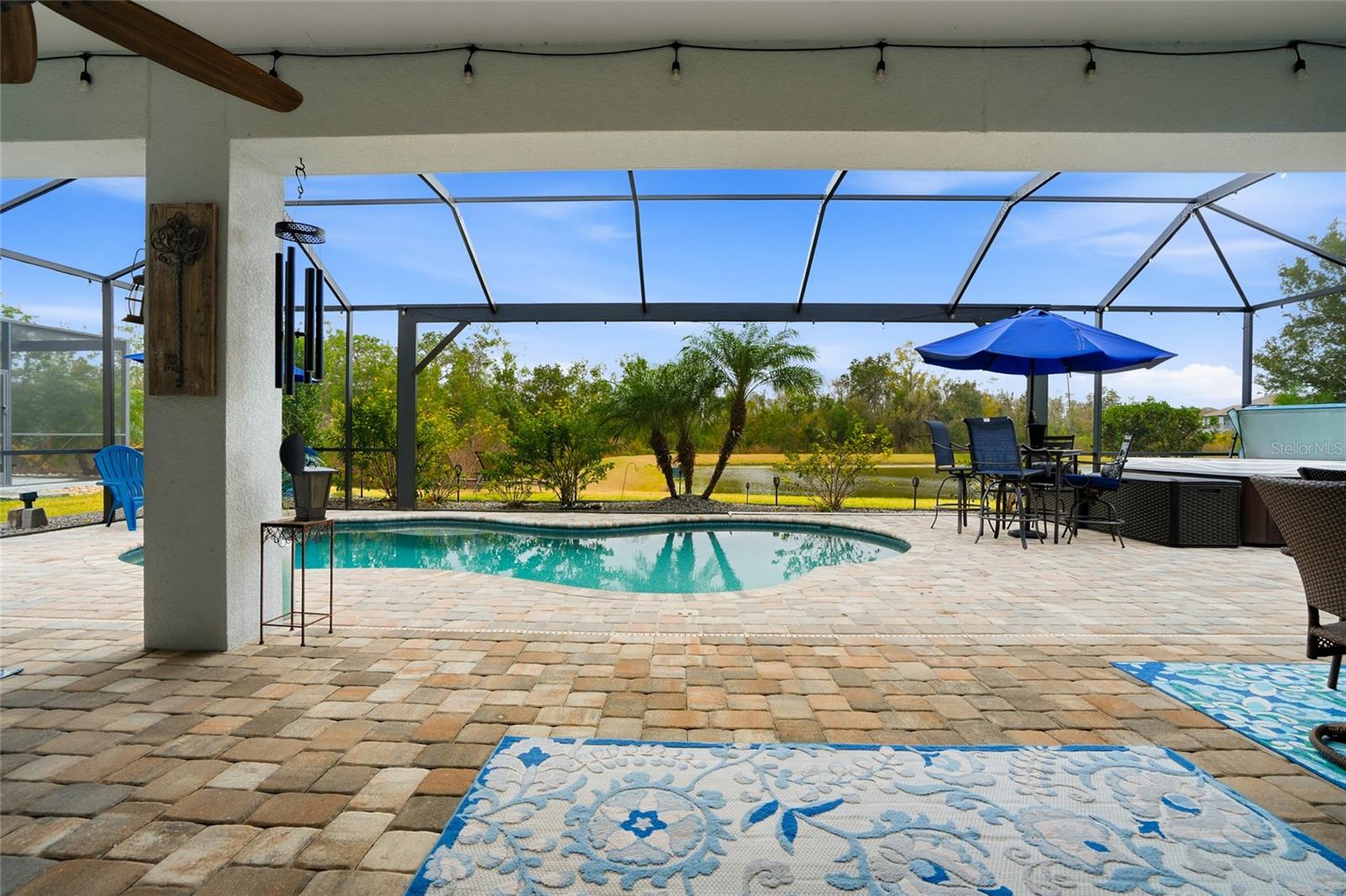 View from 4 panel pocket Slider