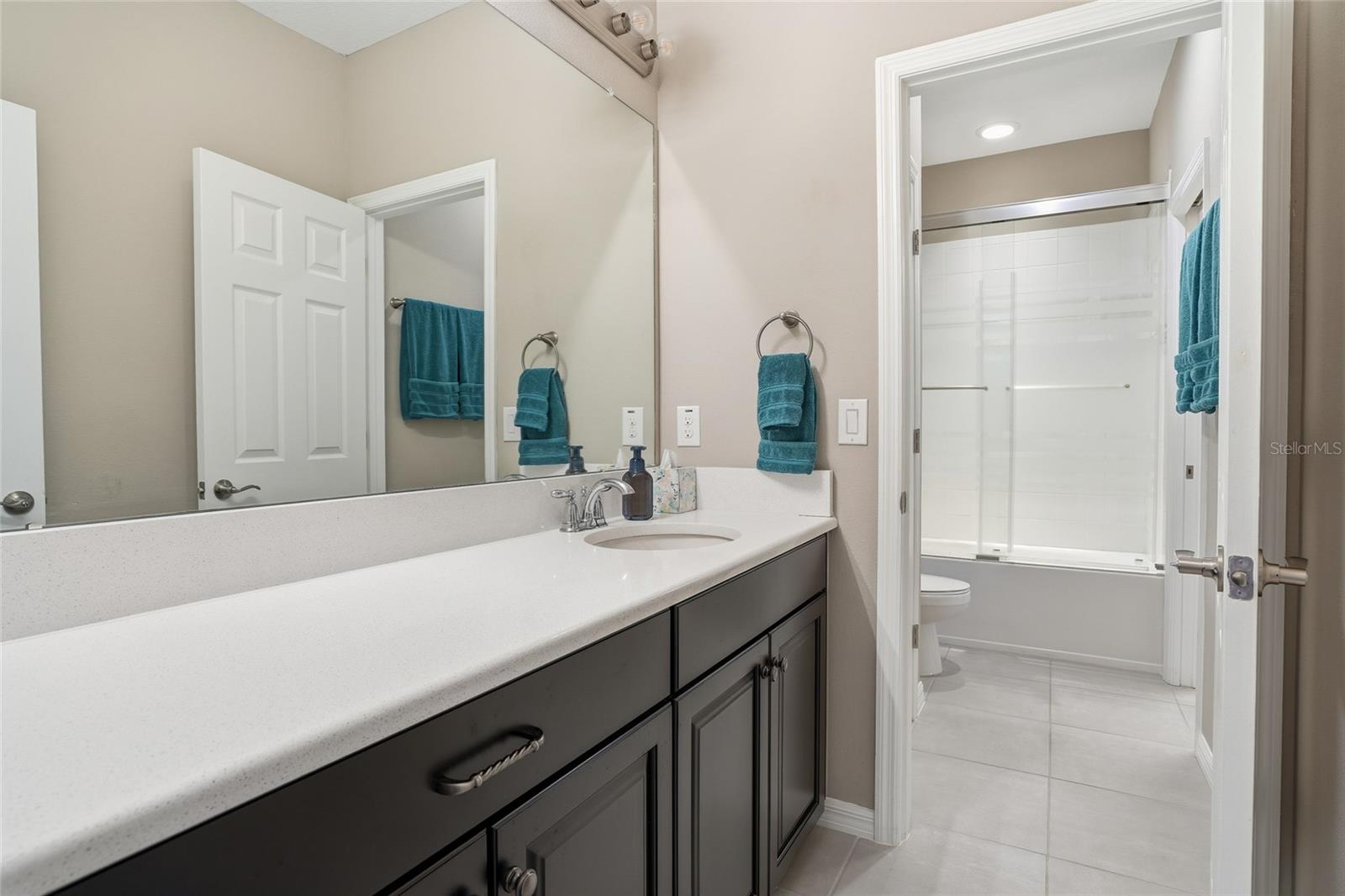 Jack and Jill Style bath