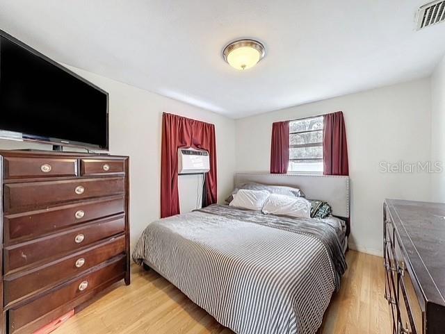 Primary bedroom 12x9' approx