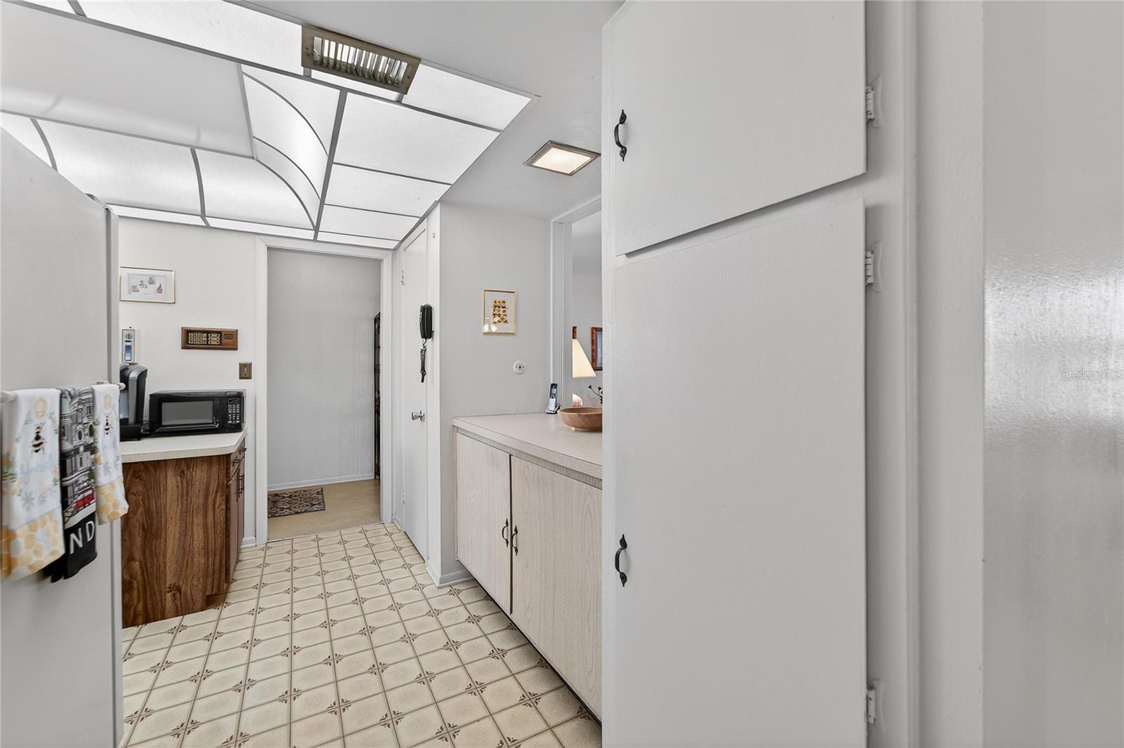 TB8469834 - extra cabinets, closet and pantry