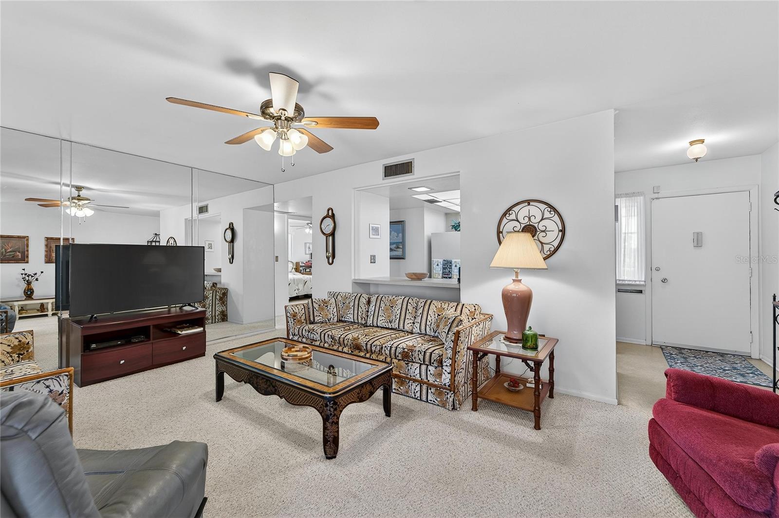 TB8469834 - great space to entertain