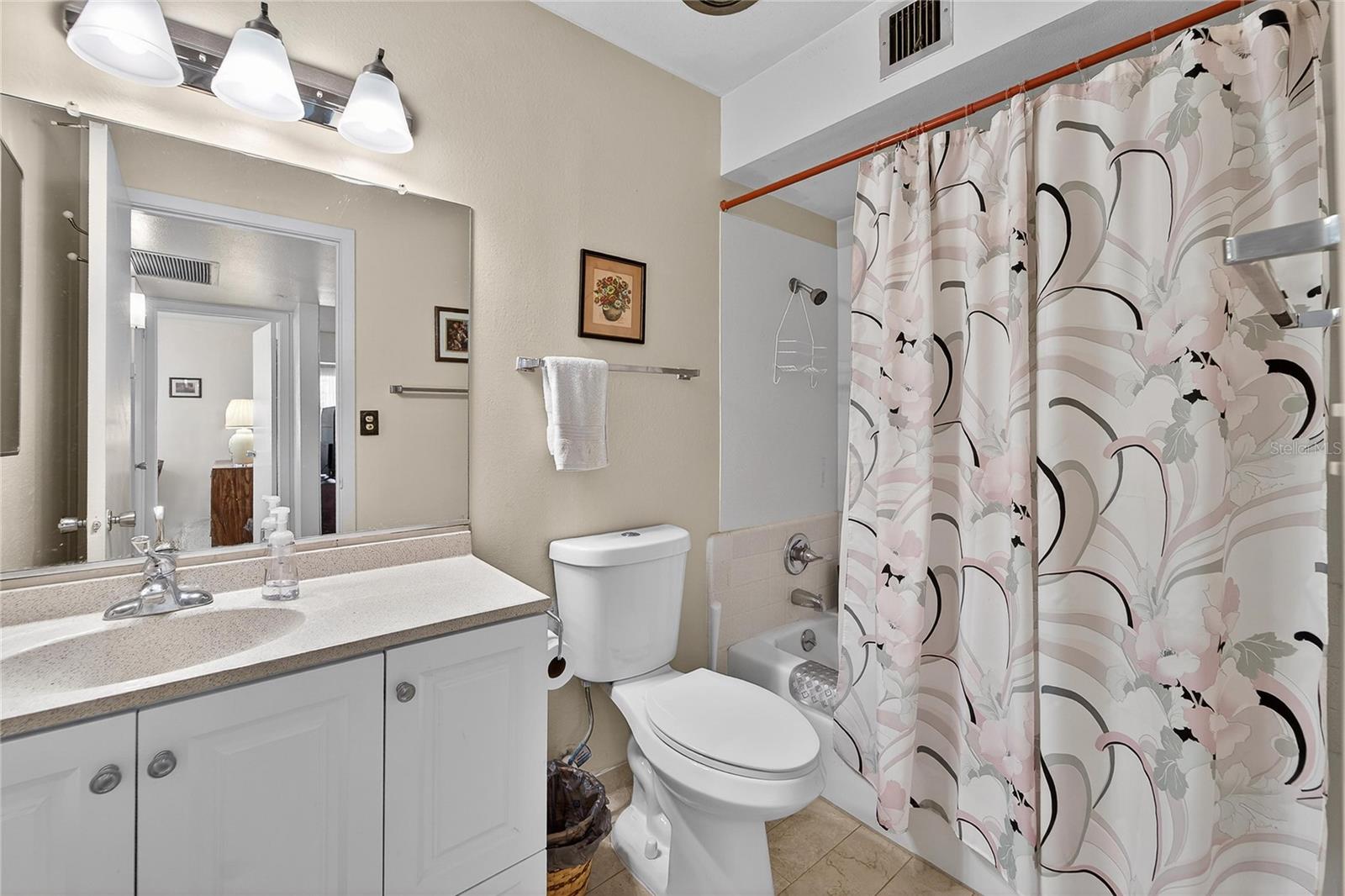 TB8469834 - bath #2 updated with bath