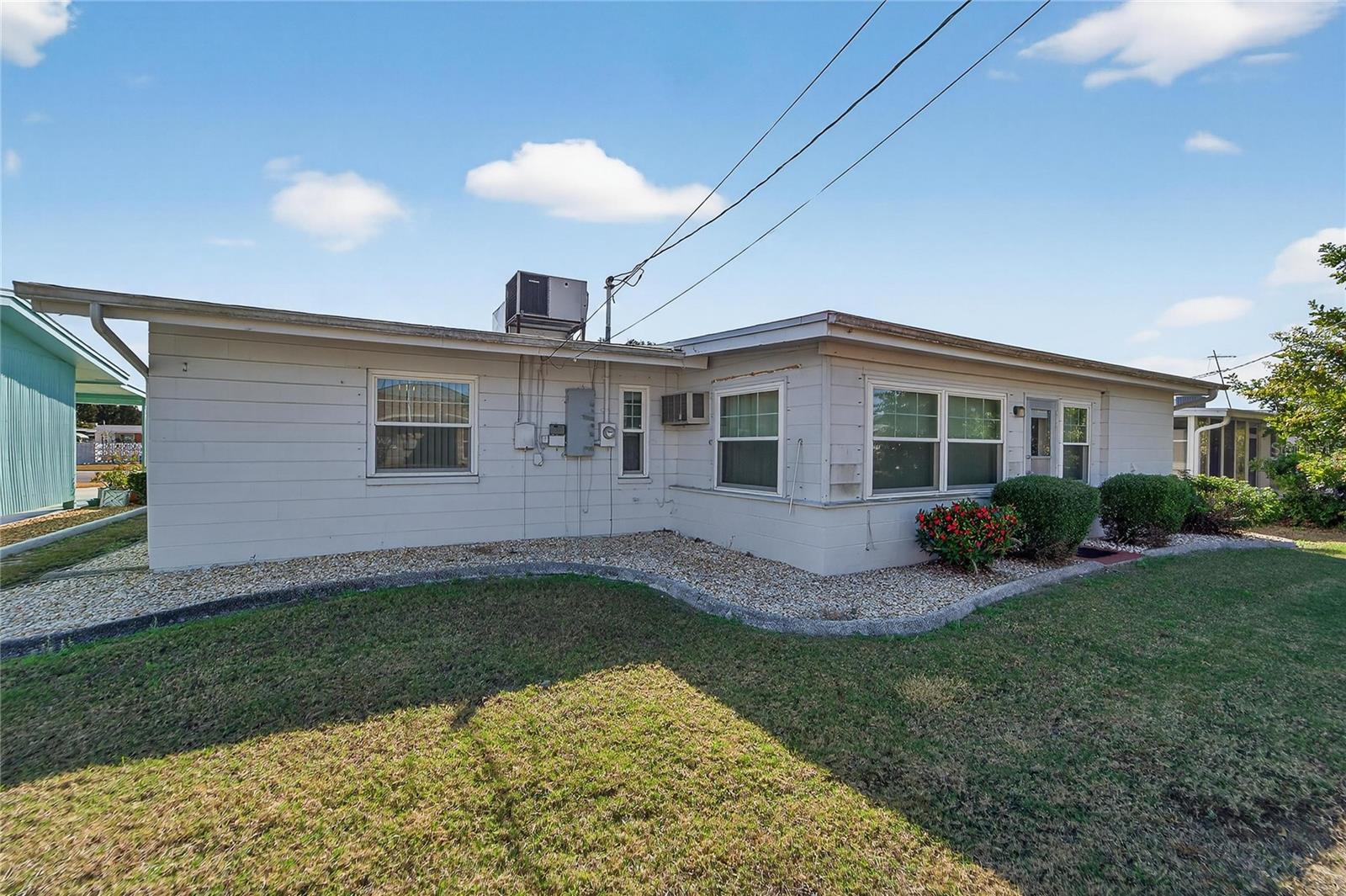 TB8469834 - backyard #1