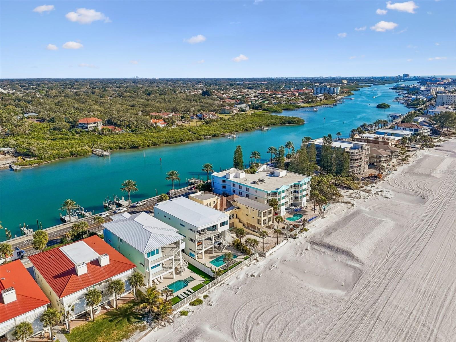 Beachfront & intracoastal access views