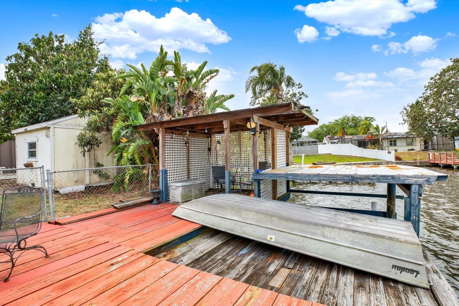 Enjoy your sun deck while fishing!