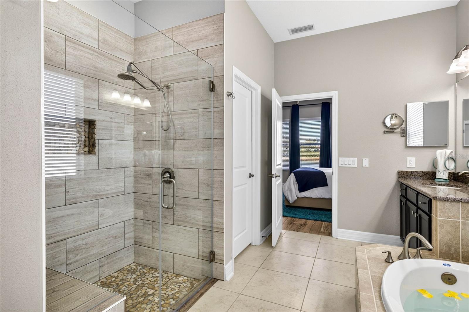 Walk in shower- all upgraded!