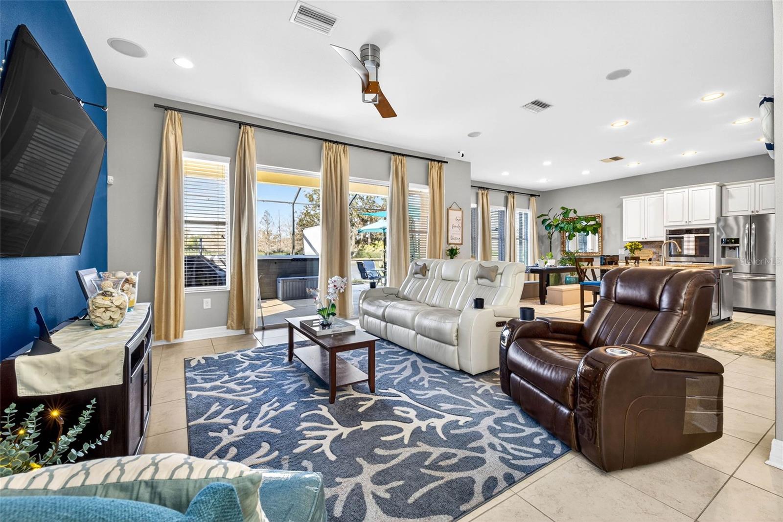 Huge indoor living space.