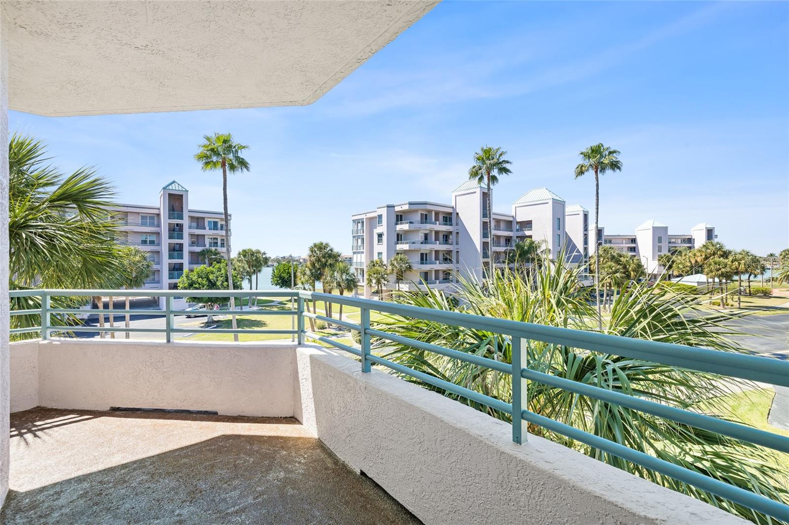 west facing off kitchen