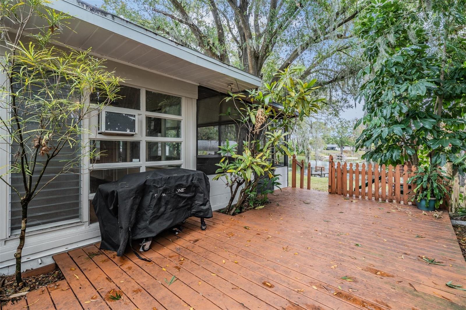 2nd wood deck - great for grilling!