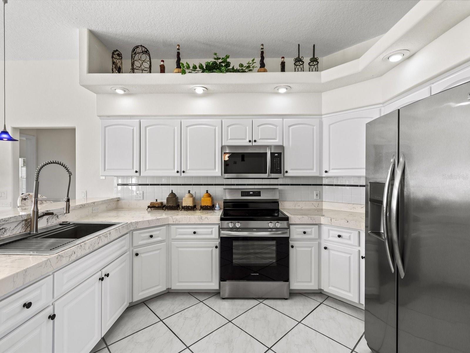 Ample counter top space