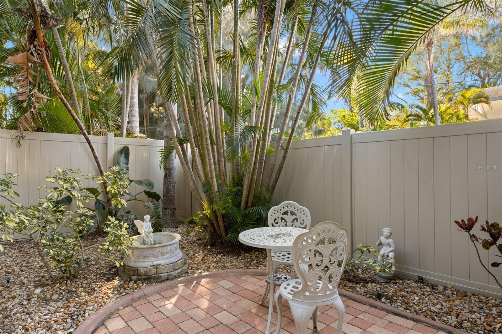 Private seating area just off the main entry