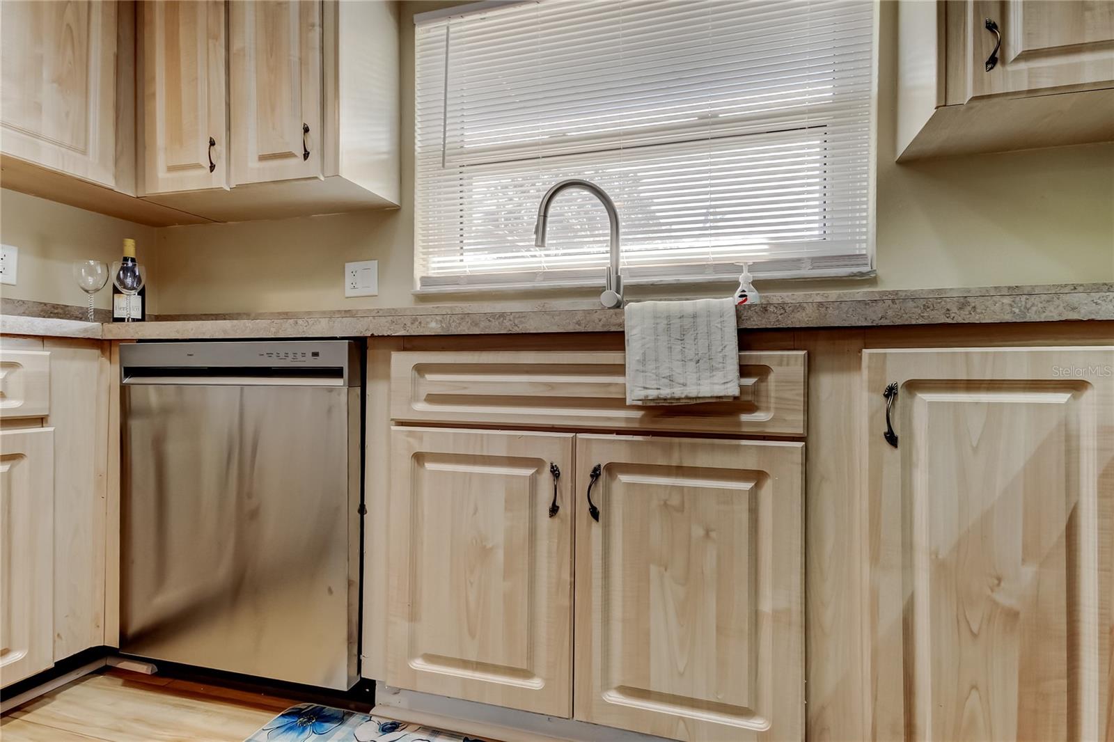 38. Brand New Dish Washer Waiting for YOUR Dishes