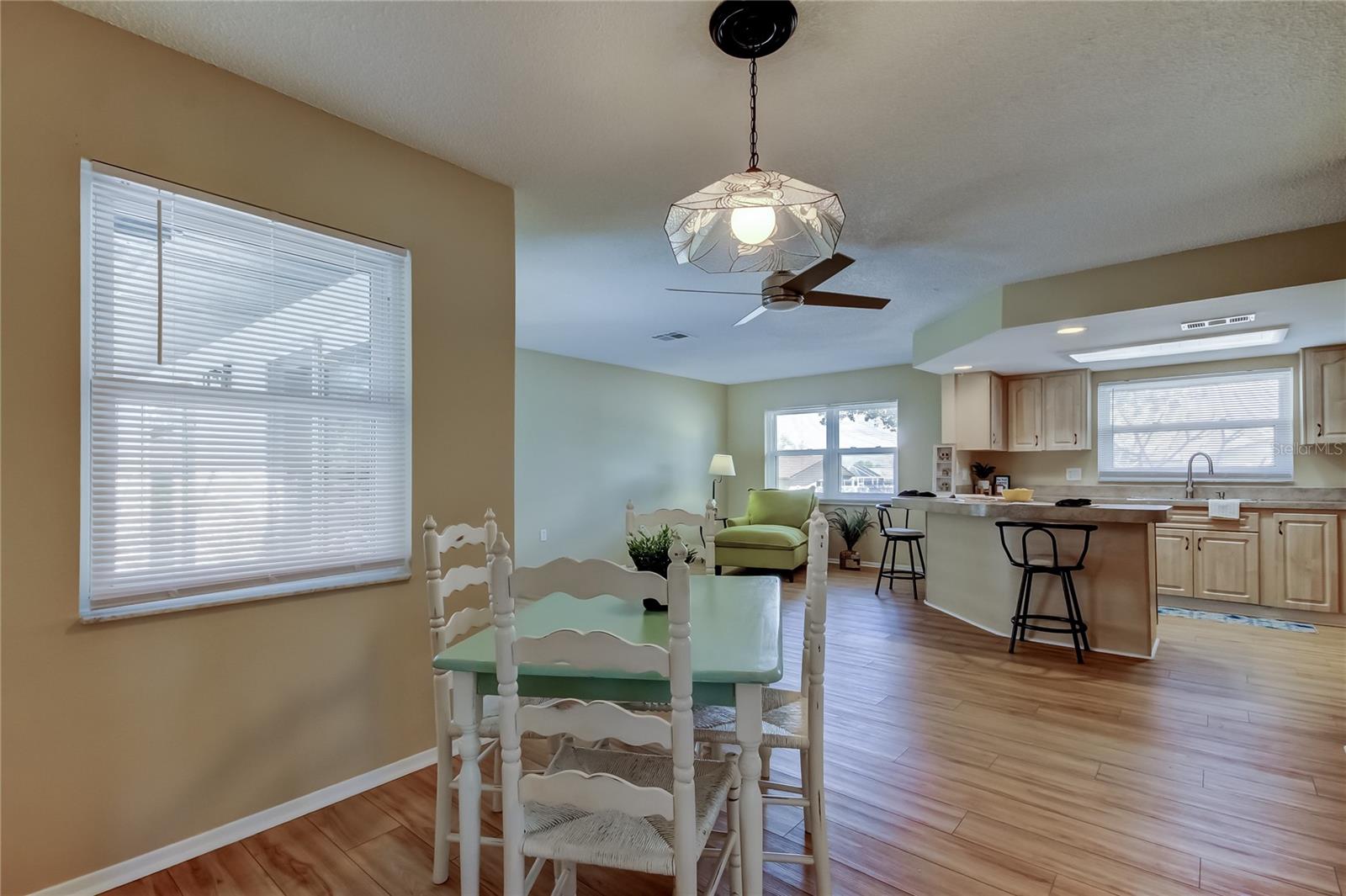 8. Eat In Nook (5.7' x 6.6') is a Cozy Comfortable Place for Morning Coffee!