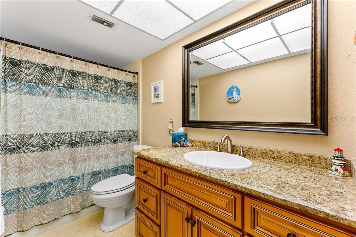 Gorgeous cabinetry & granite countertops