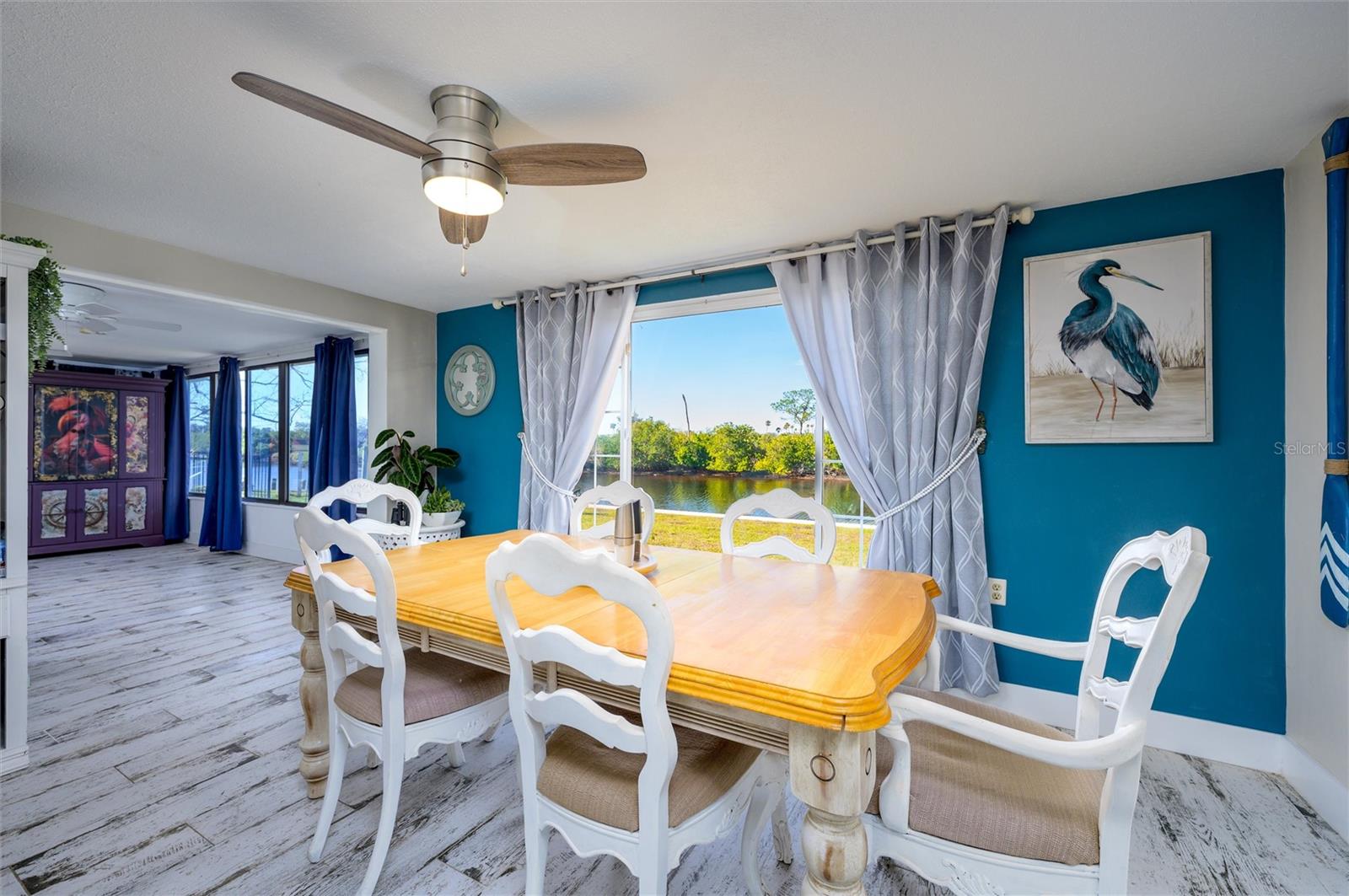 Dining Room overlooking River
