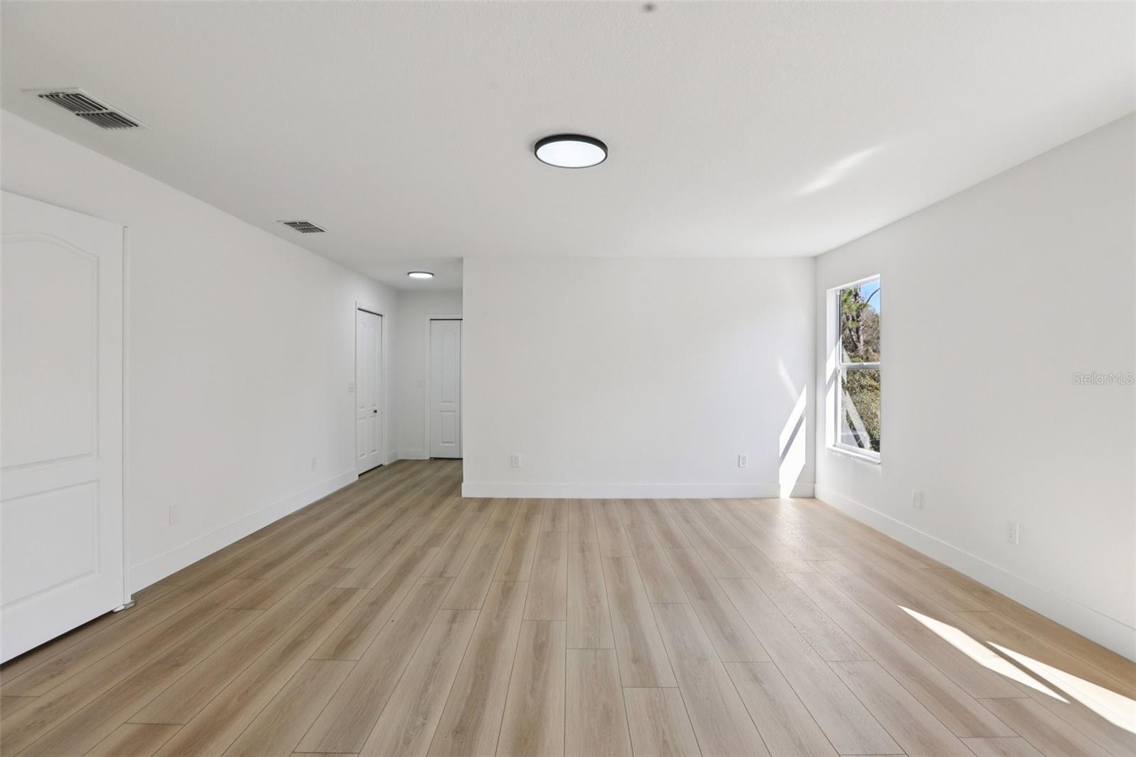 Primary Bedroom (2nd Floor)