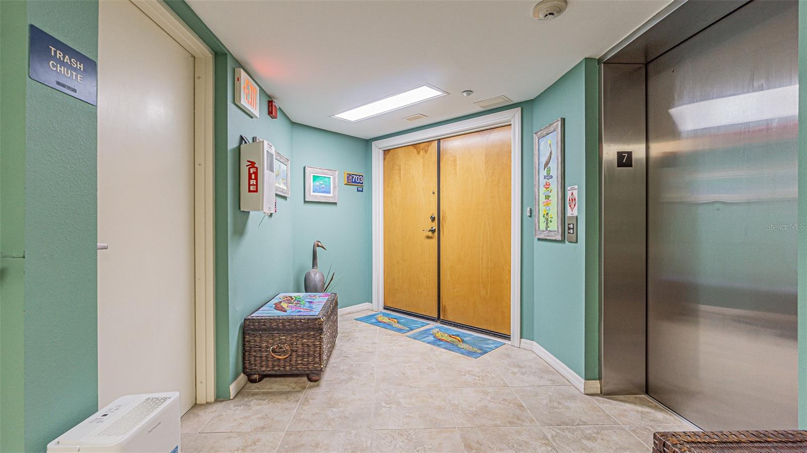 semiprivate lobby 7th floor