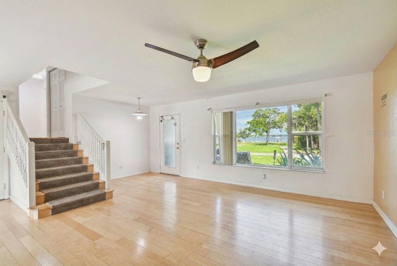 AI to remove furniture